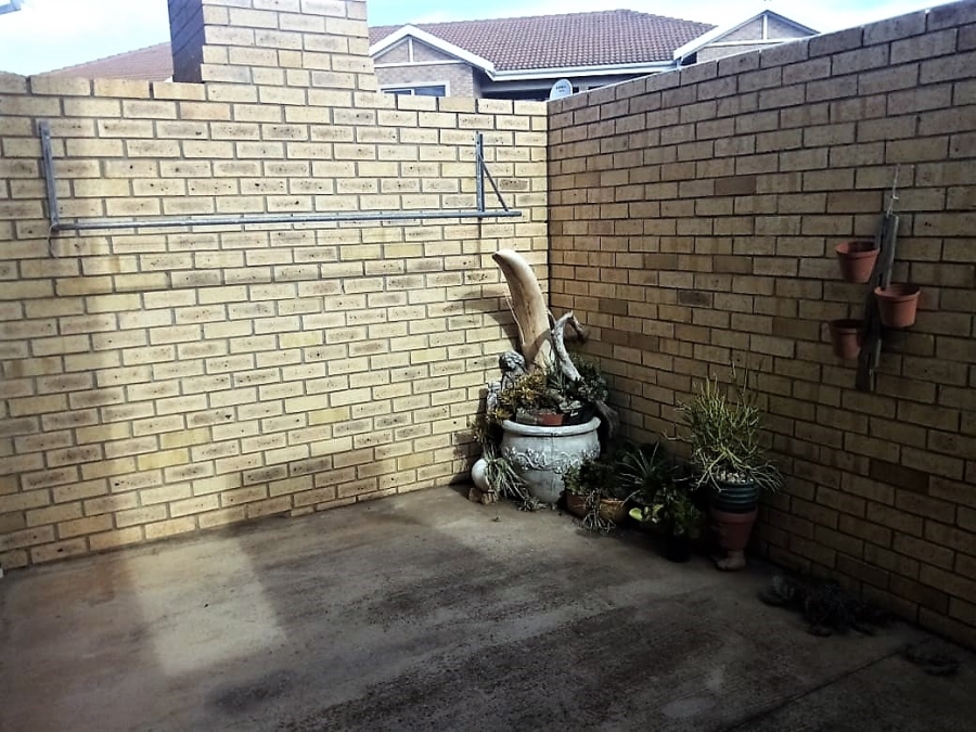 To Let 1 Bedroom Property for Rent in Windsor Park Eastern Cape